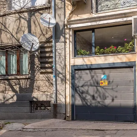 Minimalistic 1br Flat With A Parking Spot וארנה