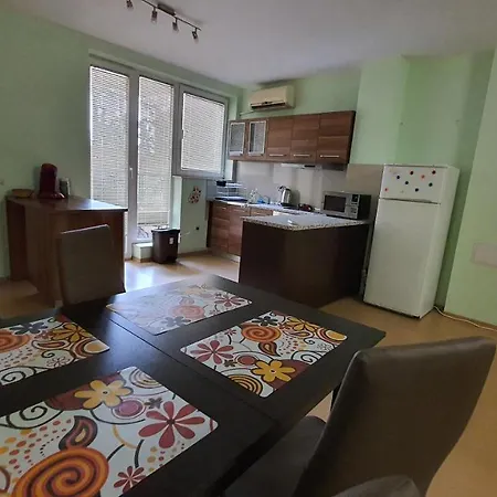 Minimalistic 1br Flat With A Parking Spot Апартамент Варна