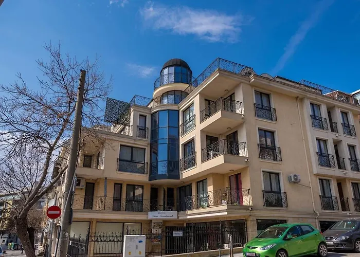 Minimalistic 1br Flat With A Parking Spot *